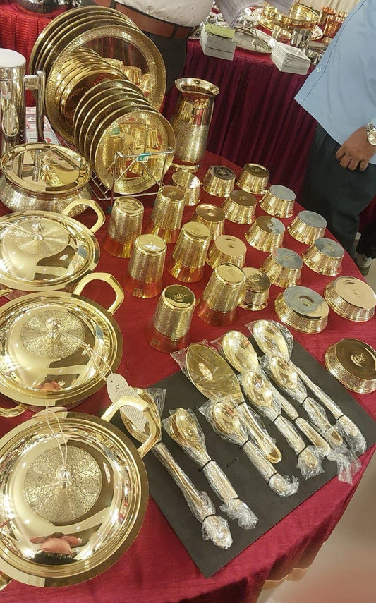 57 Pc Pure Pittal Lilly Dinner set